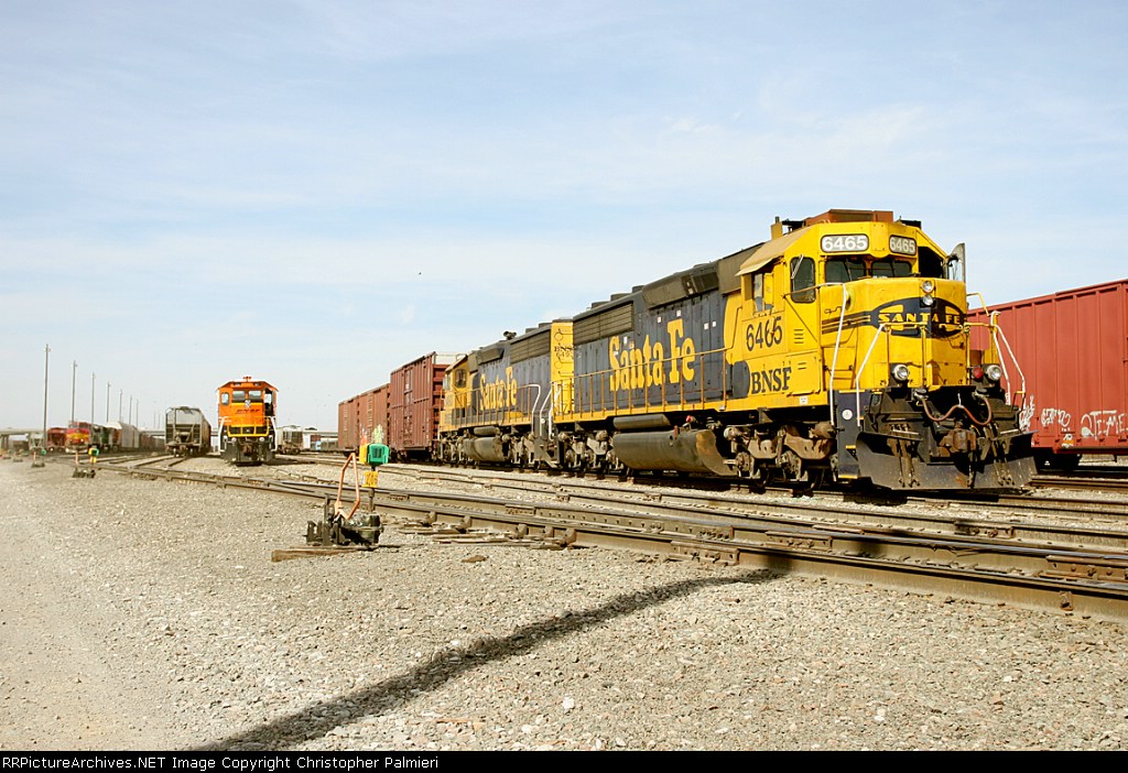 BNSF 6465 and BNSF 6493